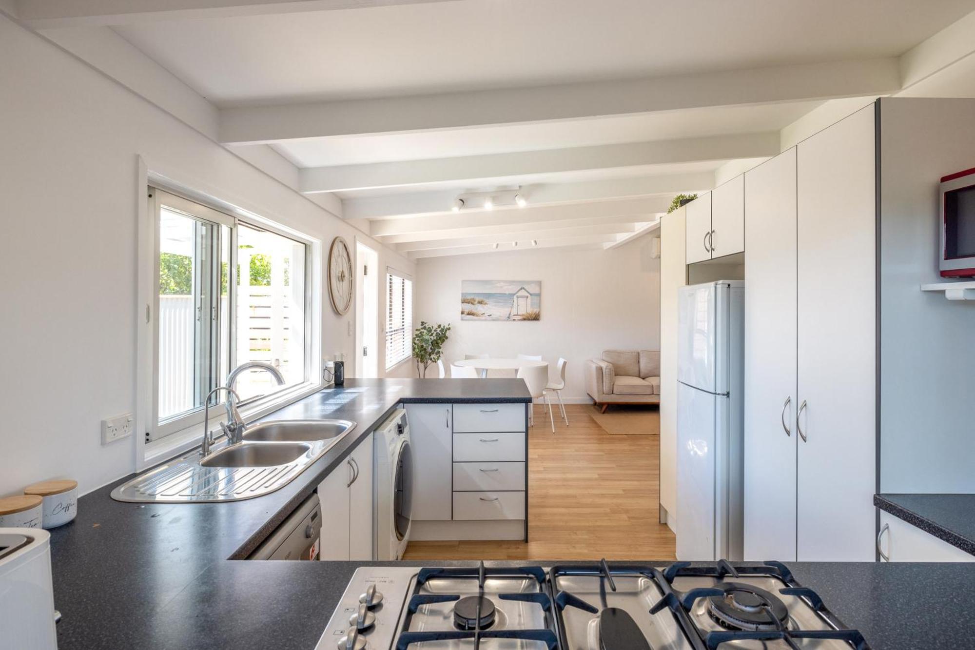 Вилла Miami One One Oneroa Экстерьер фото