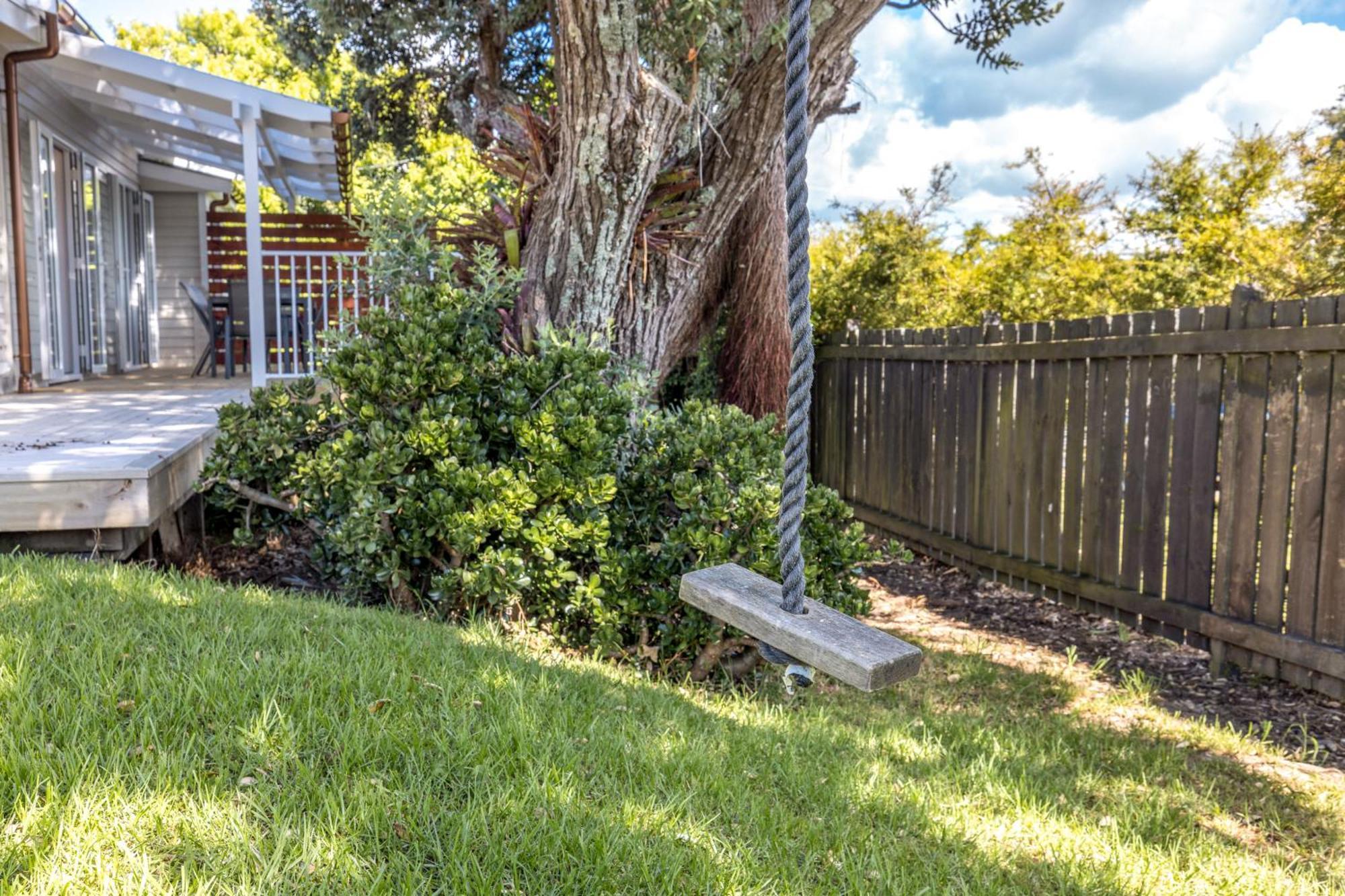 Вилла Miami One One Oneroa Экстерьер фото
